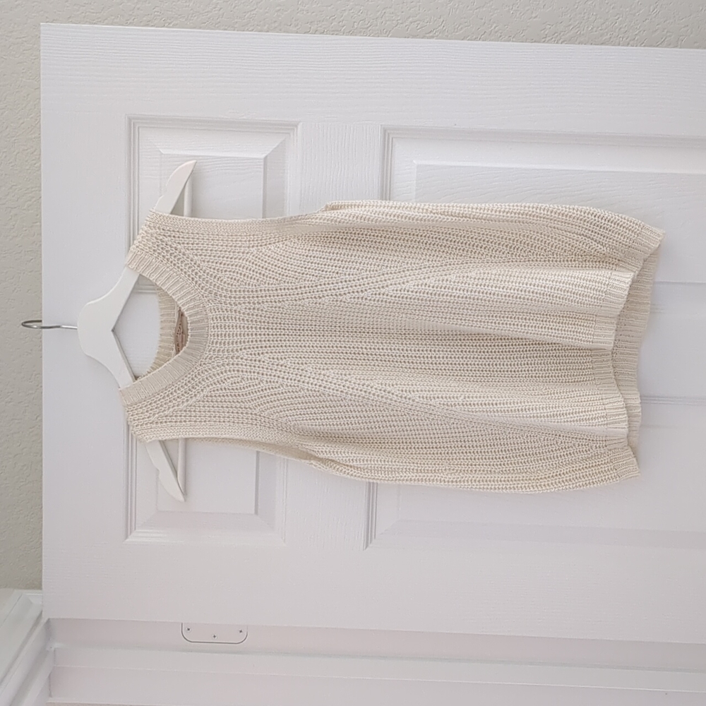 Short sleeve sweater
